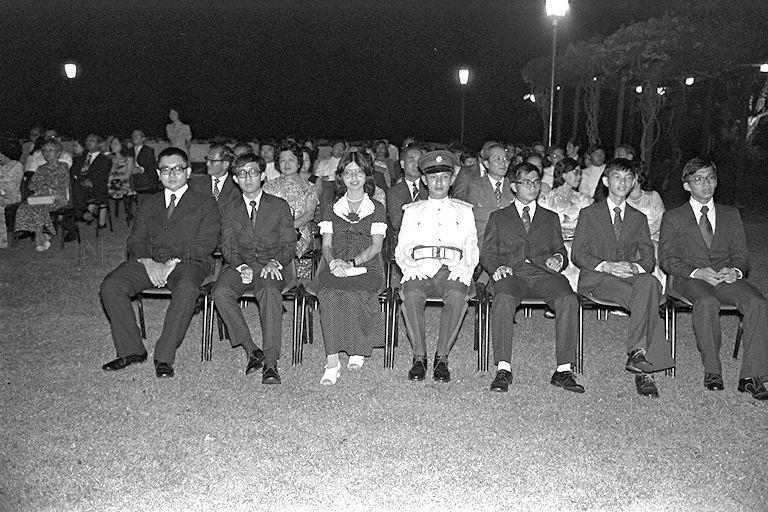President's scholars, from left, Chan Soo Sen (Catholic High School), Peter Goh Min Yih (Anglo-Chinese School), Miss Desiree Annabel Lie Seow Lan (National Junior College), Lim Chong Kiat (National Junior College), Lim Kian Guan (Raffles Institution), Ivan Png Paak Liang (Anglo-Chinese School) and Thomas See (National Junior College) at award presentation ceremony held at Istana Lawn