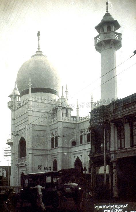 Sultan Mosque at 3 Muscat Street, near North Bridge Road, Singapore