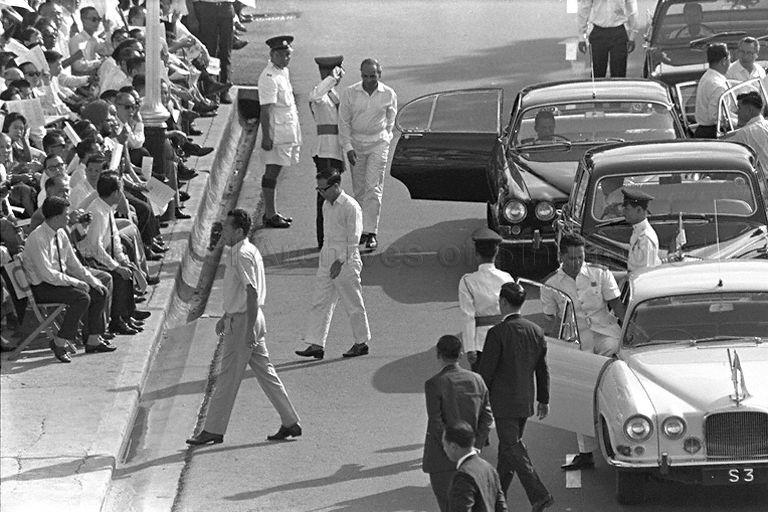 National Day Parade 1966 at the Padang - Prime Minister Lee Kuan Yew, Deputy Prime Minister Toh Chin Chye and Minister for Foreign Affairs and Culture S Rajaratnam arriving at City Hall
