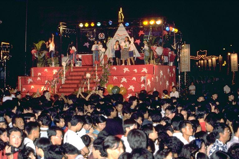SWING SINGAPORE 1990 AT ORCHARD ROAD