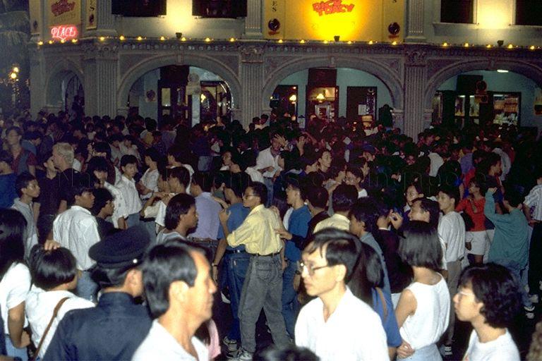 SWING SINGAPORE 1990 AT ORCHARD ROAD