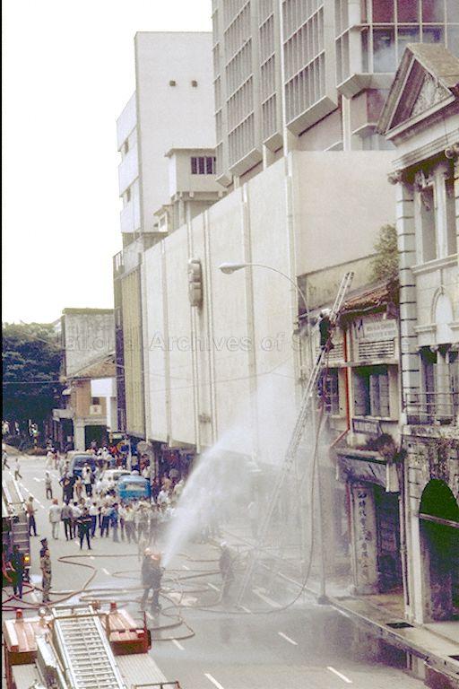Fire at shophouse along High Street in 1987. Source: NAS