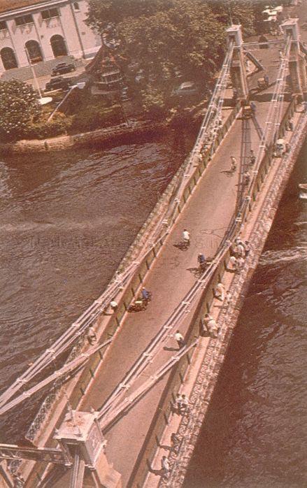Cavenagh Bridge, the first steel suspension bridge in Singapore