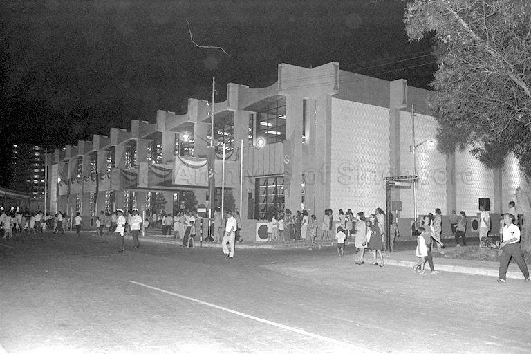 View of Queenstown Branch Library at Margaret Drive which is officially opened by Prime Minister Lee Kuan Yew