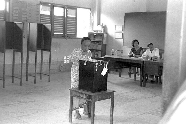Casting of the Singapore National Referendum votes on merger with Malaya