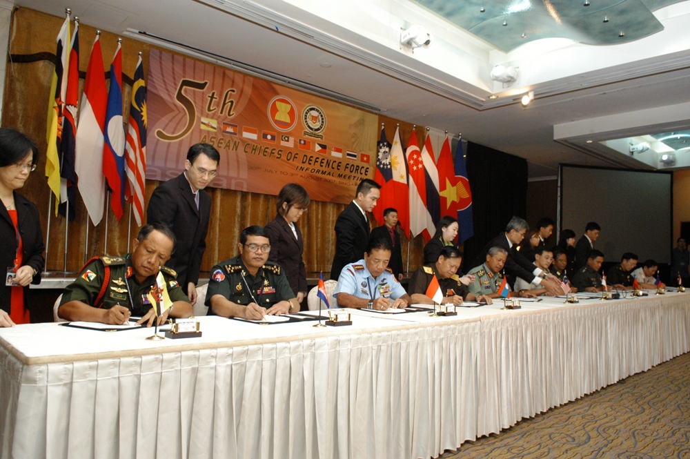 5TH ASEAN CHIEFS OF DEFENCE FORCE INFORMAL MEETING (ACDFIM ...