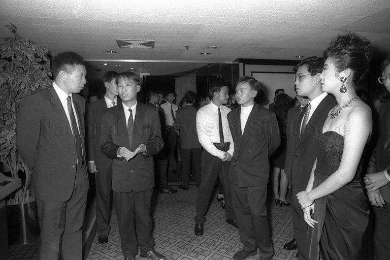 Taken at: National University of Singapore (NUS) Union Ball 1991 at Mandarin Hotel Pictured: Guest-of-Honour Deputy Prime Minister and Minister for Trade and Industry Brigadier-General Lee Hsien Loong
