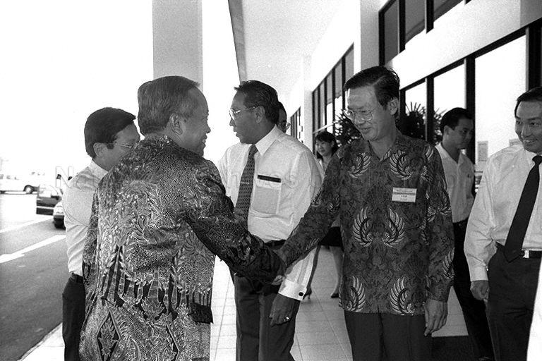 Indonesian Communications Minister Dr Haryanto Dhanutirto being greeted by Chairman of Port of Singapore Authority (PSA) Dr Yeo Ning Hong when he arrives for opening of PSA's Tanah Merah Ferry Terminal