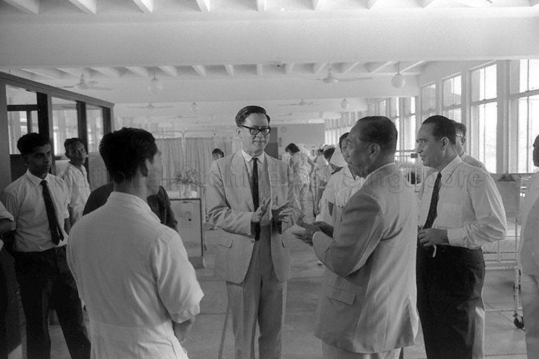 Malaysian Minister for Health Inche Bahaman bin Samsuddin accompanied by Singapore's Minister for Health Yong Nyuk Lin visit Thomson Road Hospital 
