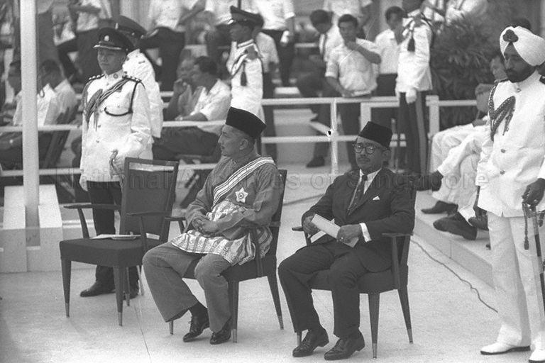 Yang Di-Pertuan Negara Yusof Ishak (left) and Federation's Internal Minister for Security Dato Dr Ismail bin Dato Abdul Rahman at Malaysia Day celebrations