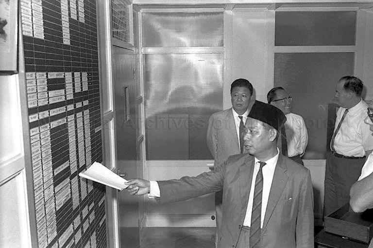 Malaysian Minister of Transport Dato Sardon bin Haji Jubir visits Department of Civil Aviation during his visit to Singapore