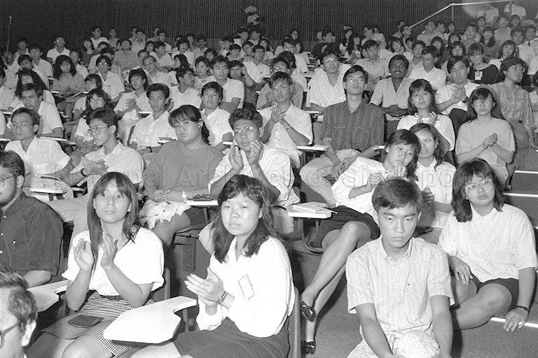 National University of Singapore (NUS) and Nanyang Technological Institute students listening to Prime Minister Lee Kuan Yew speak on "Changes in Singapore - The Obvious and the Imperceptible" at NUS Lecture Theatre 11