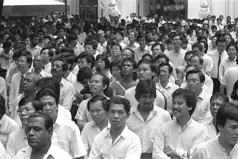 Lunch-time crowd at Workers' Party (WP) rally for General Election 1988 at Fullerton Square