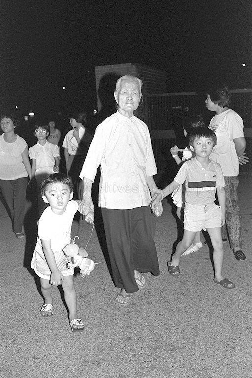Young and old coming to Townsville Primary School to celebrate lantern festival