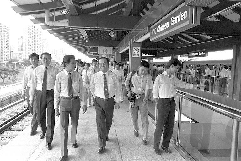 Minister for Communications and Information Dr Yeo Ning Hong inspecting Chinese Garden station. He is flanked by Chairman of Singapore Mass Rapid Transit (SMRT) Fock Siew Wah (left), and Chairman of MRT Corporation Michael Fam (right).
