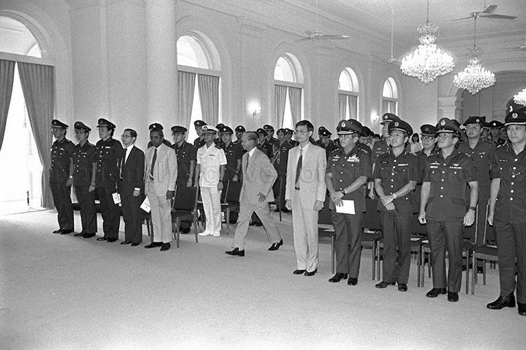 President Wee Kim Wee arriving for appointment ceremony of honorary aides-de-camp at Istana 