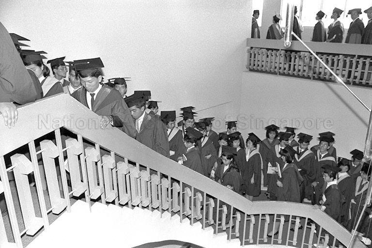 385 medicine, dentistry and pharmacy graduates and