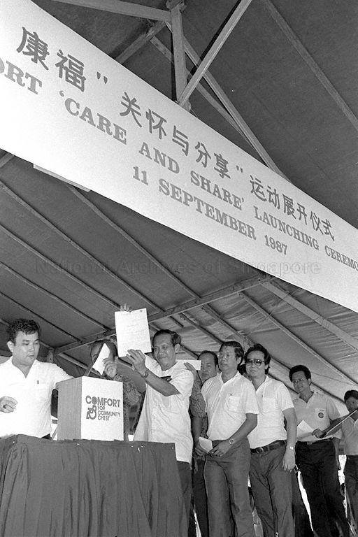  Drivers handing in their pledges to donate monthly to the Community Chest 