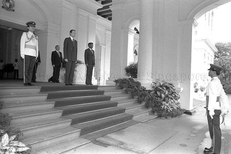 Ambassador-Designate of Belgium Carlos De Wever inspecting the guard of honour when he presents credentials to President Wee Kim Wee at Istana