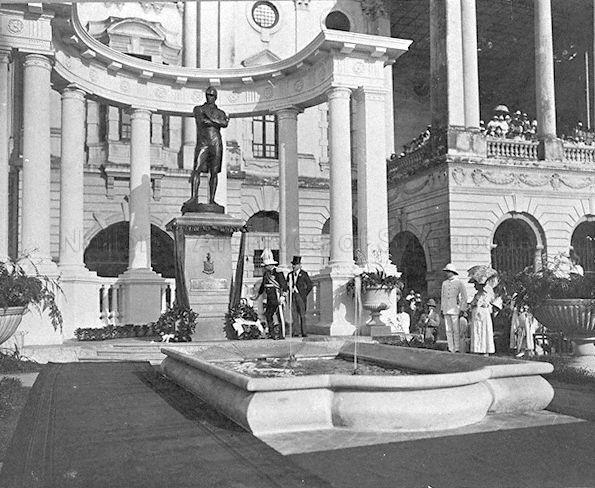 Unveiling ceremony of Sir Stamford Raffles statue in front of Victoria Memorial Hall, during the centenary of founding of Singapore celebration. The statue was first erected at the Padang in 1887.