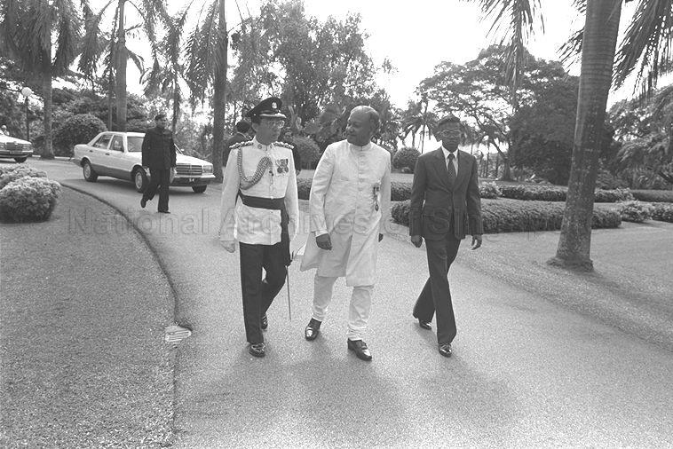Indian High Commissioner K Sankaran Nair arriving at Istana to present credentials to President Wee Kim Wee