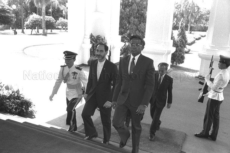 Ambassador of Iran Reza Hossein Mirza Taheri arriving at Istana to present credentials to President Wee Kim Wee
