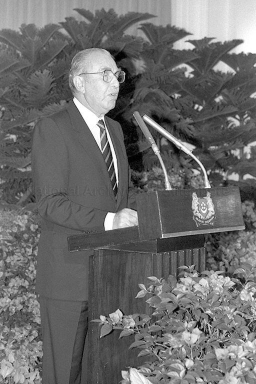 Israeli President Chaim Herzog speaking during the dinner hosted by President Wee Kim Wee at Istana