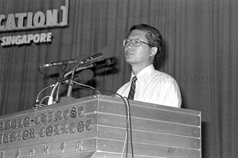Minister of State for Education Dr Tay Eng Soon speaking to students taking part in Singapore Youth Science Fortnight 1983 at Anglo Chinese Junior College in Dover Close