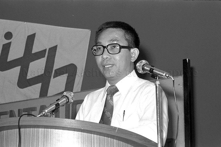 Director of Industrial Training Board (ITB) Lim Jit Poh speaking at presentation of a diesel engine by Esso Singapore to Bukit Merah Vocational Institute