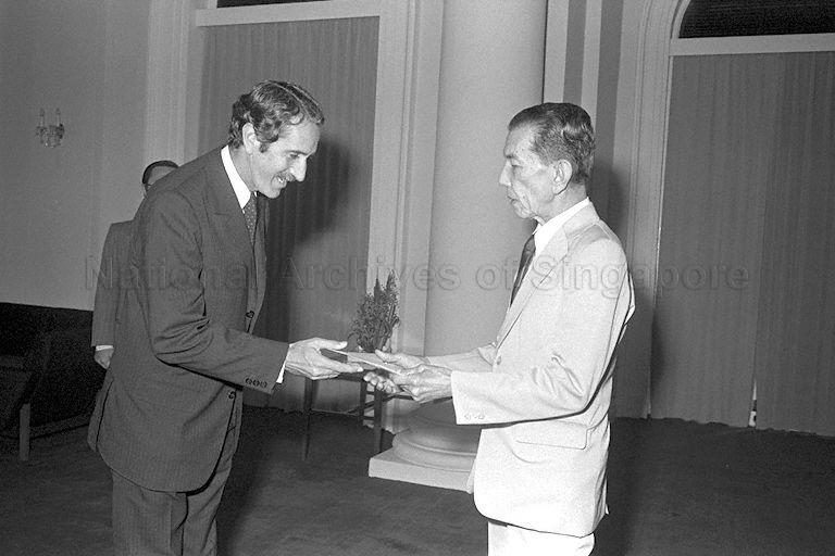 Spanish Ambassador to Singapore Nicolas Revenga presents his credentials to President Benjamin Sheares at the Istana