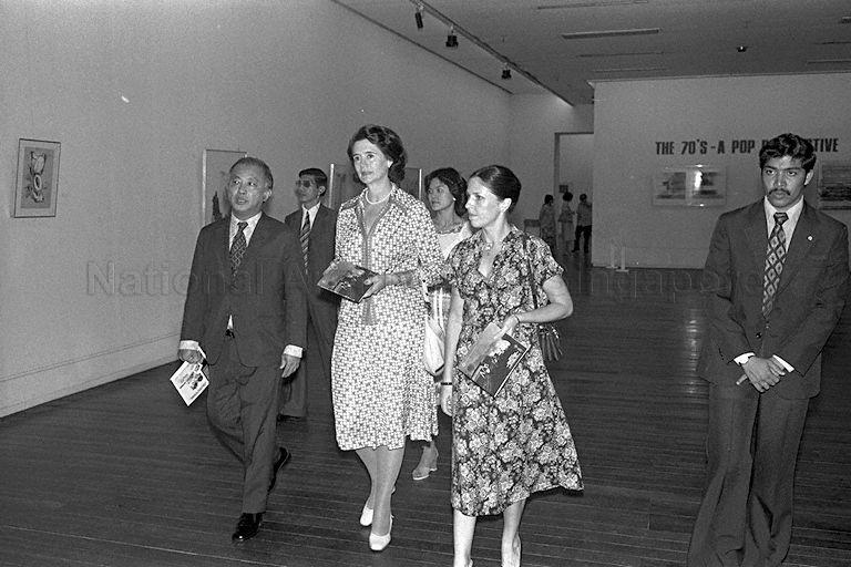 Elizabeth Waldheim, wife of United Nations (UN) secretary-general Dr Kurt Waldheim taking a walking tour of the National Art Gallery.  Dr Kurt Waldheim who is also accompanied by a six-member UN delegation is here for a three-day official visit to appraise the political and economic developments in the region.