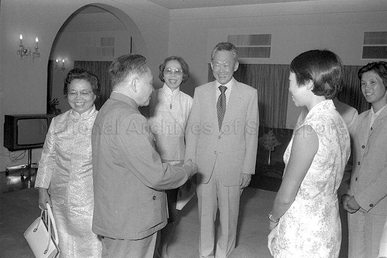 People's Republic of China Senior Vice-Premier Teng Hsiao-Ping (Deng Xiaoping), talking with Prime Minister Lee Kuan Yew while Mrs Lee, daughter Wei Ling (second from right) and Madam Cho Lin (left), wife of the Senior Vice-Premier look on. The Senior Vice-Premier and wife are paying a courtesy call on Prime Minister and Mrs Lee at Sri Temasek during the Senior Vice-Premier's three-day visit to Singapore as part of his three-nation tour of South-East Asia that includes Thailand, Malaysia and Singapore.