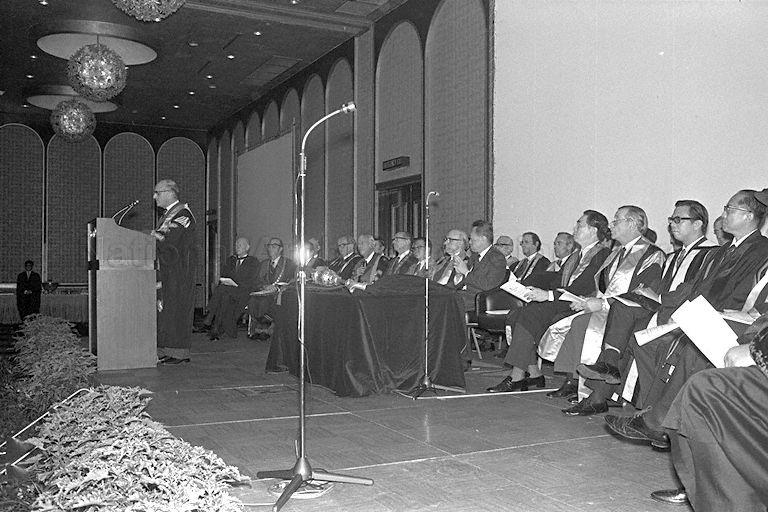 View of Prime Minister Lee Kuan Yew at opening of the Royal Australasian College of Surgeons' 46th General Scientific Meeting at Shangri-La Hotel where he delivered the Syme Oration and was awarded the Honorary Fellowship of the Royal Australasian College of Surgeons