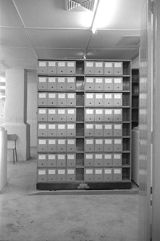 Semi-automatic power-operated Brown-built Compactus mobile