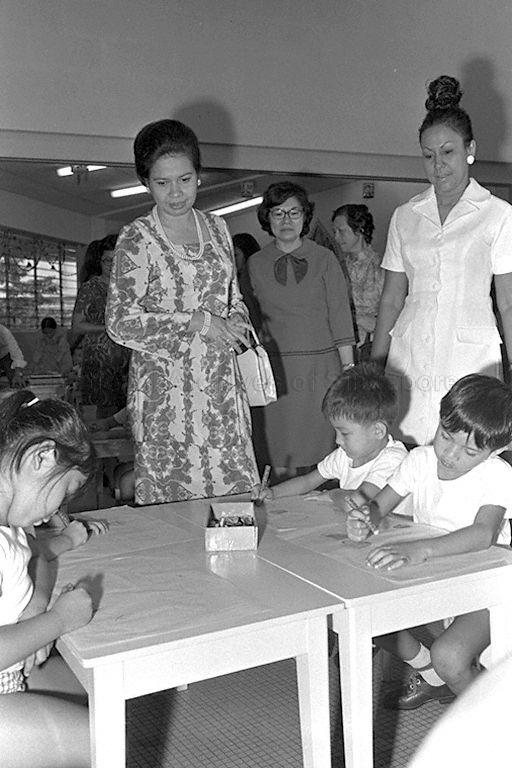 Toh Puan Rahah Left Wife Of Malaysian Prime Minister Pm