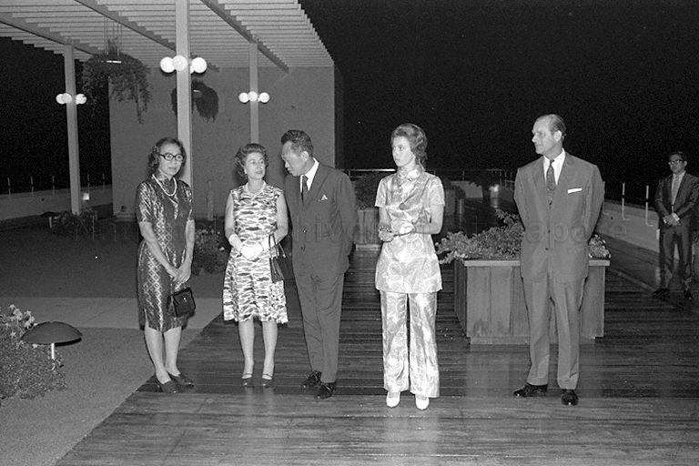 Prime Minister and Mrs Lee Kuan Yew, Queen Elizabeth II, Duke of Edinburgh Prince Philip and Princess Anne at dinner reception hosted by the Prime Minister at Penthouse Negara. The Queen was on her three-day state visit to Singapore from 18 February to 20 February 1972.