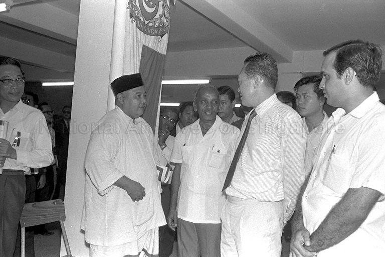 Prime Minister Lee Kuan Yew talking with members of Amalgamated Union of Public Employees (AUPE) at official opening of its new headquarters, Wisma AUPE, at Upper Paya Lebar Road