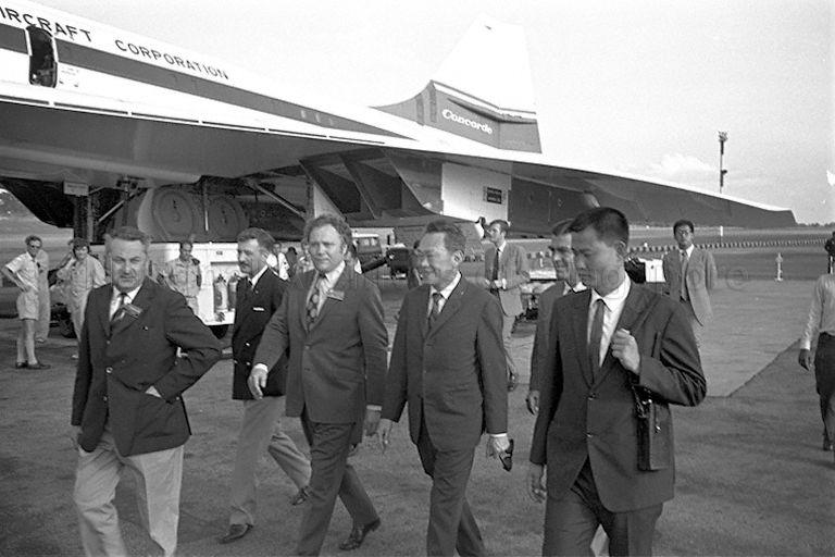Prime Minister Lee Kuan Yew at Paya Lebar Airport to take a look at the prototype of Concorde 002, jointly produced by British Aircraft Corporation (BAC) and Aerospatiale, at Paya Lebar Airport during a three-day sales demonstration of the Anglo-French supersonic jetliner in Singapore. Among those with him is Director of Marketing Derek John (third from left) of Aerospatiale.