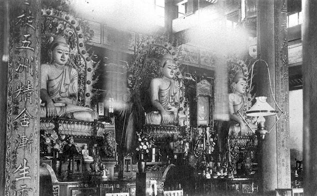Interior of Siong Lim Temple (Lian Shan Shuang Lin Monastery) at Jalan Toa Payoh, Singapore