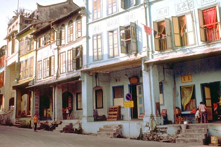 Three-storey shophouses along 15 - 20 Craig Road. The shophouses have been demolished and Craig Place condominium currently stands at the site.