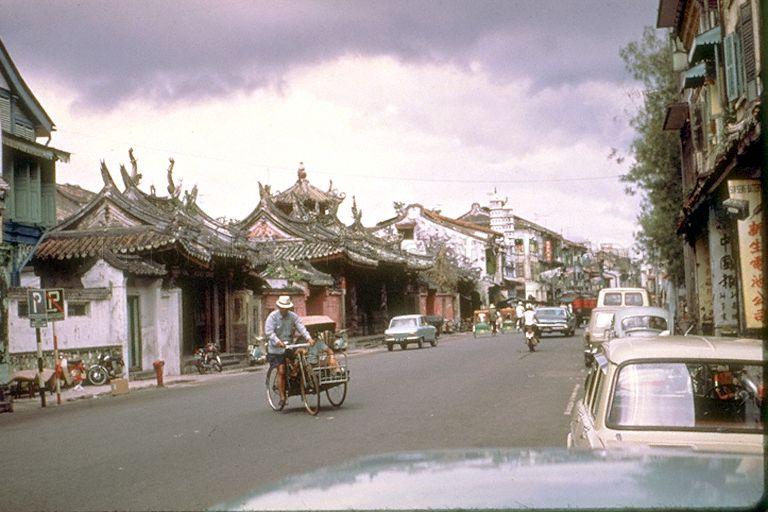 The Nagore Dargah memorial, originally known as the Shahul Hamid Dargah, is at the right of the temple.