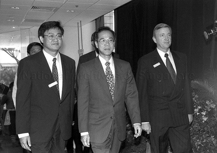 From left, Hewlett Packard (HP) Managing Director of Singapore and South-East Asia Sales Cheah Kean Huat, Minister for Trade and Industry Yeo Cheow Tong and HP Senior Vice-President Alan Bickell at opening of HP's new Alexandra Building at 450, Alexandra Road