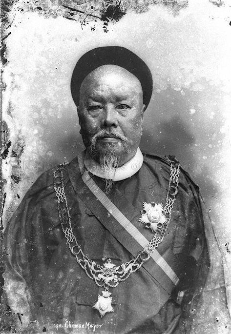 Tan Yeok Nee (1827-1902), Teochew businessman in Singapore and Johore who grew wealthy through opium and spirit farming. He was appointed Major China of Johore by the Sultan in around 1870.