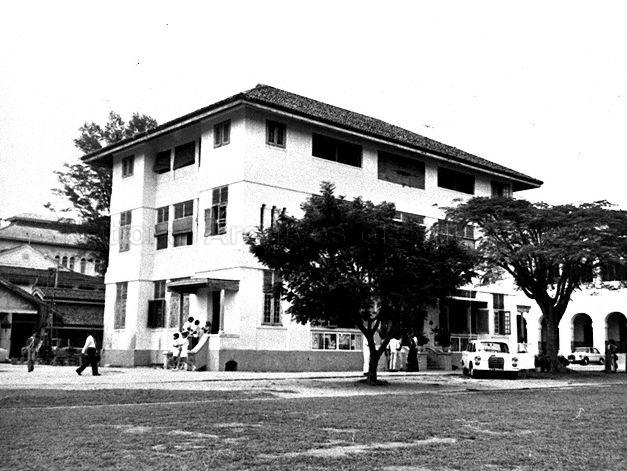 Principal's office building in Raffles Institution, Bras Basah Road