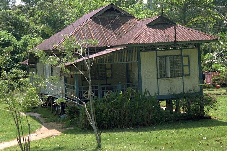 Kampong Pasir Ris -- Village house at Elias Road
