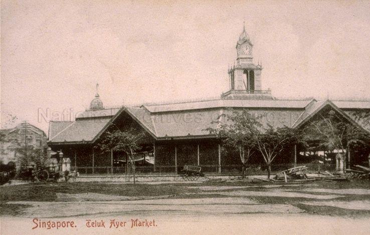 The Telok Ayer Market with its trademark octagonal shape, completed in 1894. The market was gazetted as a national monument on 28 June 1973 and renamed as Lau Pa Sat in 1989.