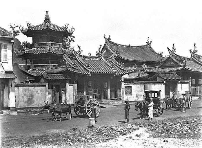 Thian Hock Keng, which means â€œTemple of Heavenly Happinessâ€, at Telok Ayer Street. The temple was dedicated to Ma Zu, the goddess of the sea. Built between 1839 to 1842 with funding from the Hokkien community and support of wealthy patrons, it is Singapore's oldest Chinese temple. On the left is Chong Wen Ge where the first educational institute, "Institute for the Veneration of Literature", set up in 1849 by Chinese community of Singapore was housed. Thian Hock Keng and Chong Wen Ge were gazetted collectively as a national monument on 28 June 1973.