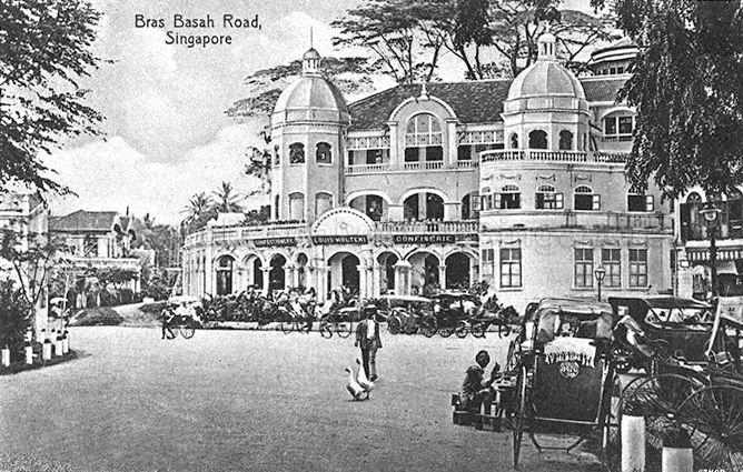View of building at 13 Dhoby Ghaut taken from Bras Basah Road.  This Victorian-style building was built by Teo Hoo Lye, a founding member of Singapore Chinese Chamber of Commerce. Its ground floor was occupied by Louis Molteni’s confectionery.  The property was later purchased by the family of the late Loke Yew, and in 1937 the land was cleared for the construction of Cathay Building.