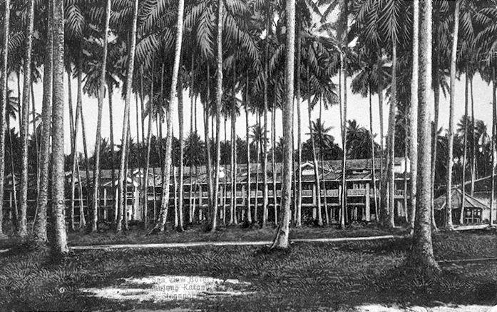 Entrance to Sea View Hotel from Meyer Road. Established in 1906, the hotel was situated in a grove of coconut trees near the sea at Tanjong Katong.