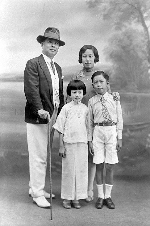 Family photograph of Seow Poh Leng, Mrs Polly Seow Poh Li (nee Tan), Rosie Seow (later Mrs Lim Kok Ann) and Eugene Seow Eu Jin